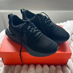 Nike Men’s React Infinity Run Flyknit